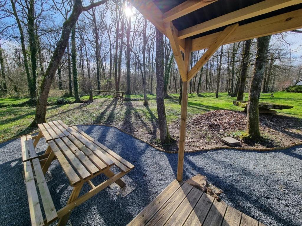 Les Chalets De Saumur, Piscine & Parc Boise, 100M Du Cadrenoir Экстерьер фото