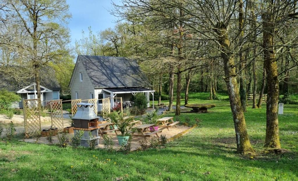 Les Chalets De Saumur, Piscine & Parc Boise, 100M Du Cadrenoir Экстерьер фото