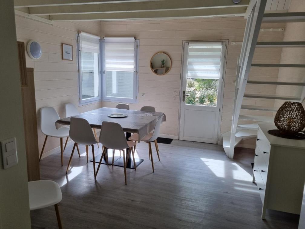 Les Chalets De Saumur, Piscine & Parc Boise, 100M Du Cadrenoir Экстерьер фото